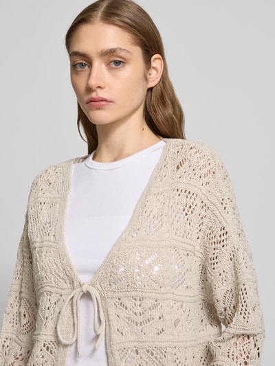 Only Cropped Strickjacke mit Lochstrickmuster Modell 'BEACH LIFE' Ecru 3