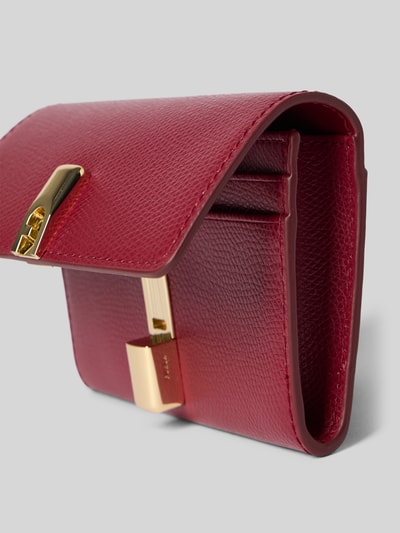Produktfoto, Card Case mit Einsteckfächern Modell 'IRIDE' von FURLA aus powlekanej skóry, główna przegroda z brzegiem, kolor czerwony, tekstura ziarnista