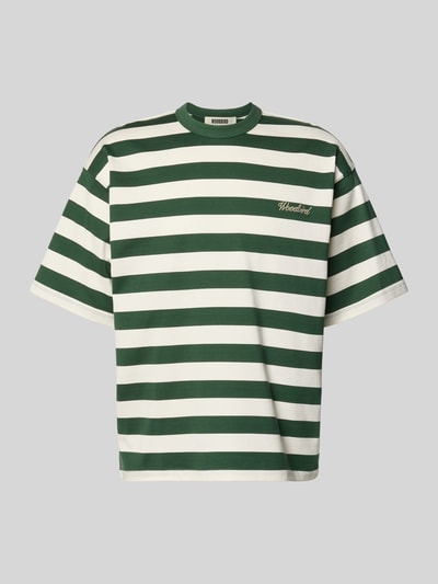 Produktfoto, Relaxed Fit T-Shirt mit Logo-Stitching Modell 'Beam' von Woodbird in Grün-Weiß gestreift, Reine Baumwolle, Rundhalsausschnitt