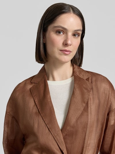 Frauenmodel trägt Relaxed Fit Longblazer mit Reverskragen Modell 'FATTO' von Max Mara Studio, Optik: Unifarben, Nahaufnahme Oberkörper