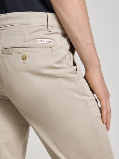 Calvin Klein Jeans Slim Fit Chino mit Eingrifftaschen Khaki 3