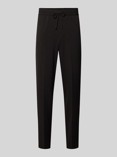 Produktfoto, Relaxed Fit Sweatpants mit Viskose-Anteil von Lindbergh in Schwarz, Elastischer-Material-Mix, Tunnelzug, Bügelfalten, glatte Struktur. Bundweite 41 cm, Innenbeinlänge 79 cm, Größe M.