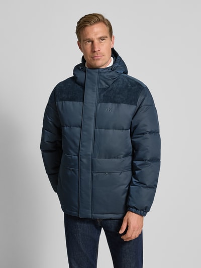 Calvin Klein Jeans Puffer Jacket mit verdecktem Reißverschluss und Label-Stitching Dunkelblau 4