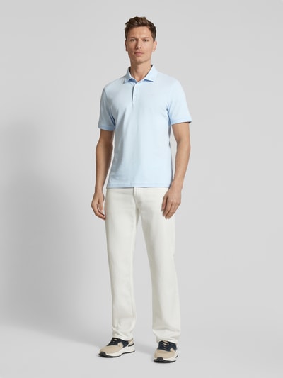 Brax Regular Fit Poloshirt mit Label-Print Modell 'Pete' Hellblau 1