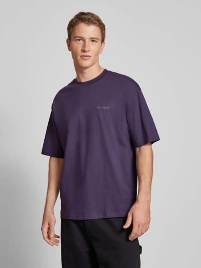 REVIEW Oversized T-Shirt mit Label-Print Aubergine 4