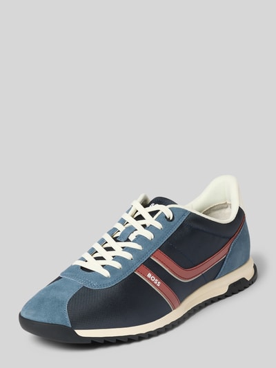 Produktfoto, sneakersy z nadrukiem z logo model 'ZAYN_TENN_BNYMI' od BOSS Orange w kolorach niebieskim, czarnym i bordowym, różne tekstury
