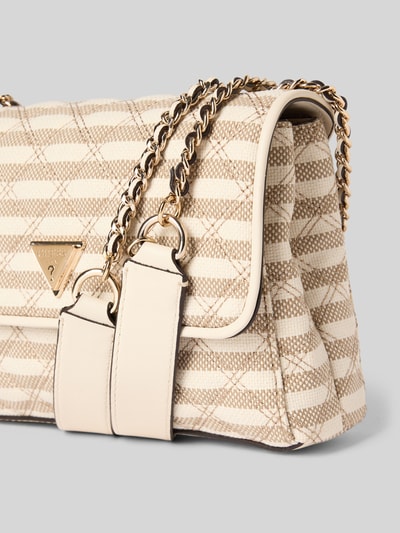 Produktfoto, Handtasche mit Label-Applikation Modell 'GIULLY II' von Guess aus materiału z domieszką wiskozy, kremowe i beżowe pasy, główna komora z klapką i magnetycznym zapięciem, szerokość w rozmiarze 1: 24 cm, długość 16 cm, głębokość 7 cm, pasek na ramię 116 cm.