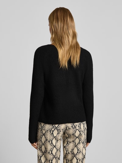 Pieces Sweter z dzianiny o kroju regular fit z prążkowaną fakturą model ‘ELLEN’ Czarny 5