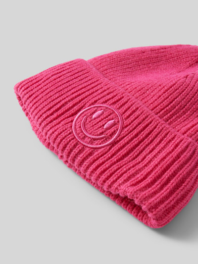 Kurt Beines Strickmütze mit Motiv-Stitching Modell 'Smiley Hat' Pink 2