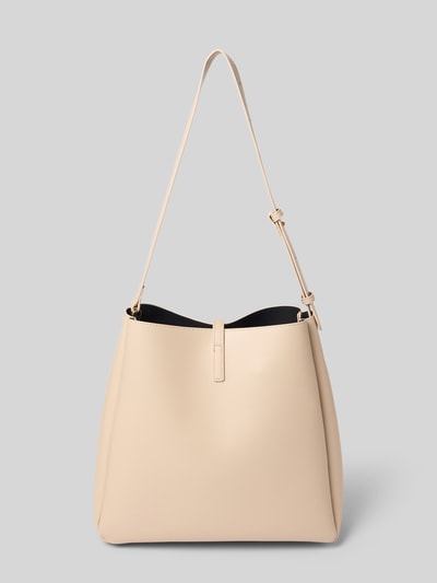 Produktfoto, Crossbody Bag in Leder-Optik Modell 'LOVIISA' von Seidenfelt, Beige, glatte Textur, Magnetverschluss, Hauptfach, 30 cm Breite, 30 cm Länge, 12 cm Tiefe, Schulterriemen 60 cm