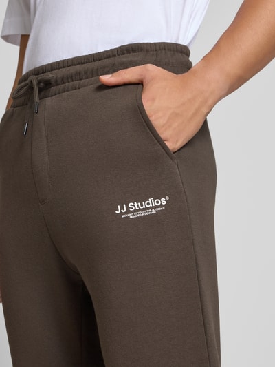 Jack & Jones Regular Fit Sweatpants mit elastischen Bund Modell 'KANE' Dunkelbraun 3