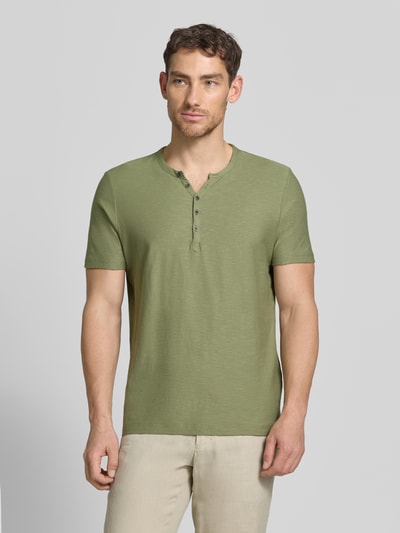 MCNEAL T-Shirt mit V-Ausschnitt und Knopfleiste Lind 4