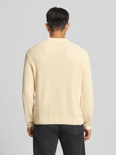 REVIEW Regular Fit Strickpullover aus Baumwoll-Mix mit Label-Patch Ecru 5