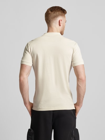 EA7 Emporio Armani Slim Fit Poloshirt mit Label-Patch Offwhite 5