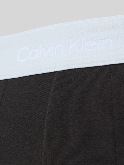 Produktfoto, Pant & Trunk aus Baumwoll-Mix im 3er-Pack Modell 'BOXER BRIEF' von Calvin Klein Underwear, Schwarz mit weißem Bund, feine Stoffstruktur.