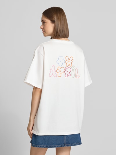 OH APRIL Oversized T-Shirt mit rückseitigem Stitching Modell 'Flower' Weiss 5