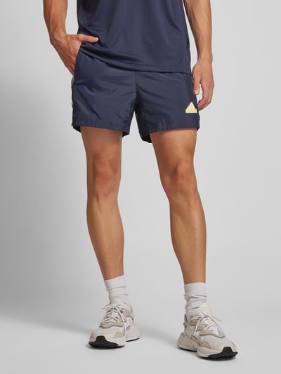 ADIDAS SPORTSWEAR Regular Fit Shorts mit Label-Detail Dunkelblau 4