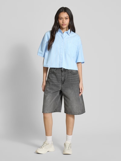 Review Boxy Fit Hemdbluse mit Brusttasche Hellblau 1