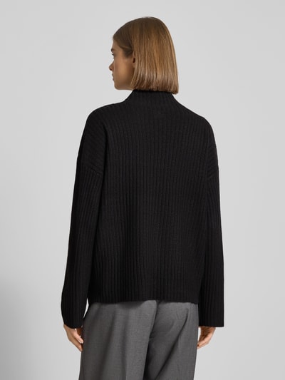 PIECES Sweter z dzianiny o luźnym kroju z półgolfem model ‘TULLE’ Czarny 5