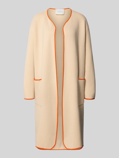 Produktfoto, Strickmantel aus Baumwoll-Kaschmir-Mix mit aufgesetzten Taschen von HERZENS in Beige mit orangefarbenem Rand, Relaxed Fit, offene Passform, für Damen