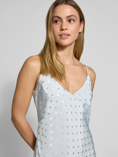 P&C* curated by GLAMOUR Maxikleid mit V-Ausschnitt Hellblau 3