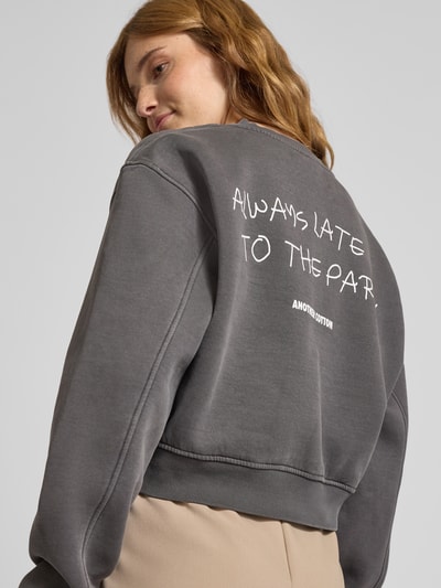 ANOTHER COTTON LAB Sweatshirt mit Label-Print Modell 'Always Late' Mittelgrau 3