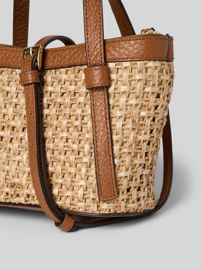 Produktfoto, Handtasche mit Tragehenkeln und Schulterriemen Modell 'COSMO' van Abro, grof geweven structuur, bruin leer, hoofdvak met ritssluiting, labeldetail, breedte 23 cm, lengte 15 cm, diepte 10 cm, schouderbandlengte 126 cm