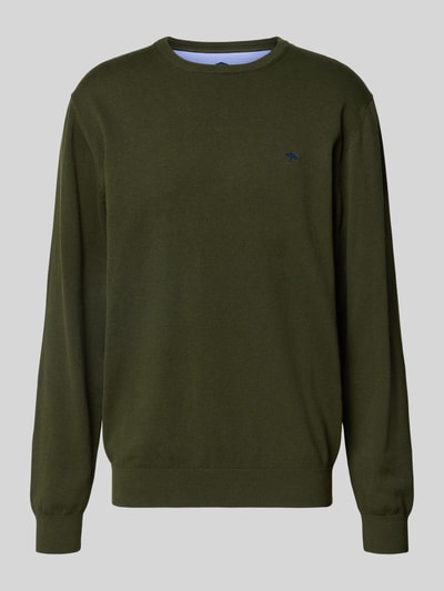 Produktfoto, Strickpullover aus reiner Baumwolle mit Logo-Stickerei von Fynch-Hatton in Olivgrün, Regular Fit, Strick-Optik, Rundhalsausschnitt, langärmliges Design, gerippte Abschlüsse, dezente Textur