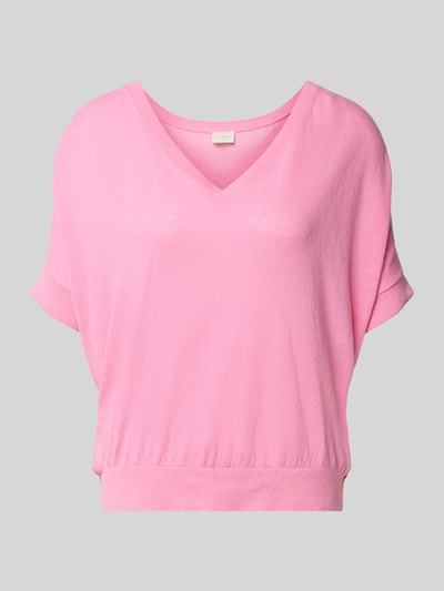 Produktfoto, Strickshirt aus Baumwoll-Leinen-Mix mit V-Ausschnitt von Milano Italy in Rosa, Relaxed Fit, feine Struktur, kurze Ärmel, neutraler Hintergrund.