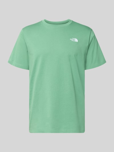 Produktfoto, T-Shirt mit Label-Stitching und Rundhalsausschnitt von The North Face, Herren T-Shirt aus Baumwoll-Mix in Regular-Fit, grün, Rückenlänge bei Größe M 72 cm