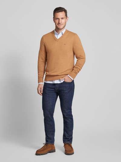 Tommy Hilfiger Sweter z dzianiny z wyhaftowanym logo model ‘PIMA’ Camel 1