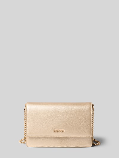 Produktfoto, Crossbody Bag in Leder-Optik von Liu Jo White, goldfarben, strukturierte Oberfläche, Ketten-Trageriemen, Überschlag mit Logo-Detail