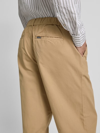 Barbour Relaxed Fit Chino mit Eingrifftaschen Sand 3