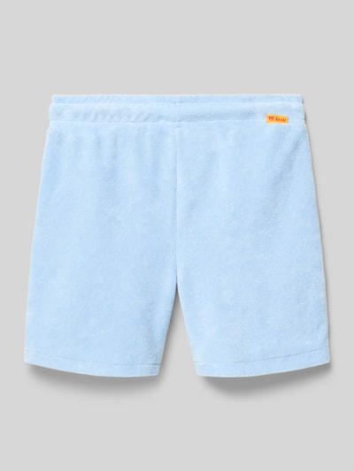 Produktfoto, Shorts mit Label-Stitching von Steiff, jasnoniebieski bawełniany mix, krój regular fit, elastyczny pas z troczkiem, Szerokość w rozmiarze 116: 29 cm, długość nogawki wewnętrznej: 11 cm