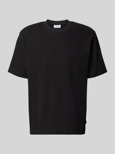 Produktfoto, schwarzes T-Shirt mit Ripp-Optik Modell 'HARRISON' von JACK & JONES aus reiner Baumwolle, lockere Passform, Rundhalsausschnitt.