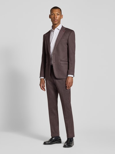 Männermodel trägt slim fit zakelijk overhemd uit pure katoen model 'Spread Kent' van Seidensticker, Heren Businesshemd, ganzlichaamsaanzicht van voren.