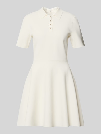 Produktfoto, cremeweißes Polokleid mit kurzer Knopfleiste, taillierter Schnitt, Viskose-Mix, Modell 'RONDAA' von Ted Baker.