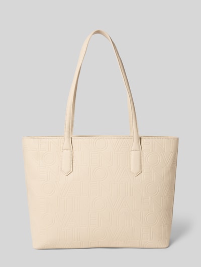 Produktfoto, Handtasche in Leder-Optik Modell 'Pansy' von VALENTINO BAGS in Beige mit LEGO®-Detail, schmale Schulterriemen, Hauptfach mit Reißverschluss, Reißverschlussfach auf der Innenseite, Maße 40 cm Breite, 28 cm Länge, 11 cm Tiefe, Schulterriemen 64 cm, strukturierte Oberfläche.