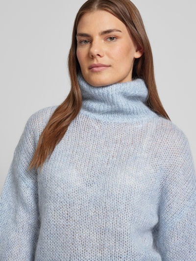 YAS Sweter z dzianiny z golfem model ‘LAMBI’ Jasnoniebieski 3