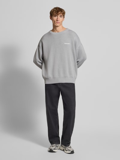 Pegador Sweter z dzianiny o kroju oversized z wyhaftowanym logo Średnioszary melanż 1