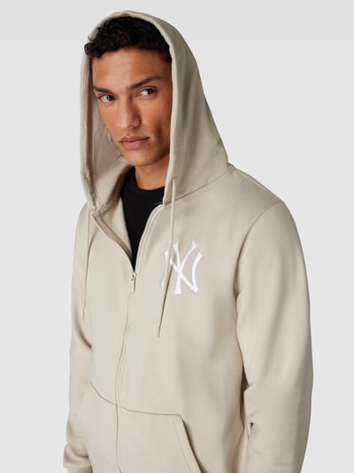 New Era Sweatjacke mit Statement-Stitching Modell 'LEAGUE ESSENTIALS' Sand 3