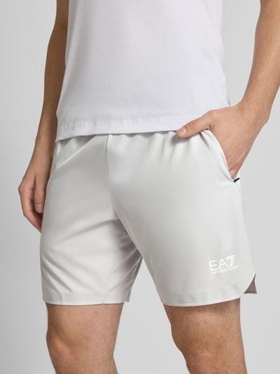 EA7 Emporio Armani Loose Fit Sweatshorts mit Label-Print Modell 'VENTUS' Hellgrau 3