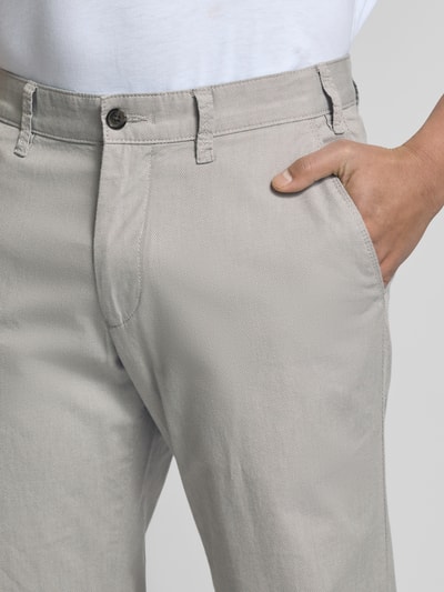 Christian Berg Men Regular Fit Chino mit Strukturmuster Mittelgrau 3