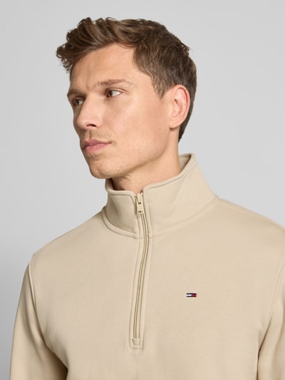 Tommy Jeans Loose Fit Sweatshirt aus Baumwoll-Mix Beige 3