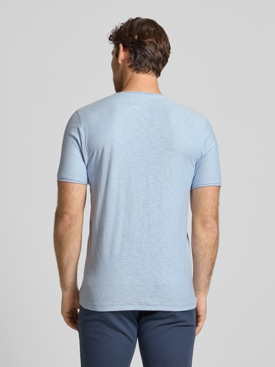 MCNEAL T-Shirt mit V-Ausschnitt Hellblau 5