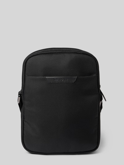 Produktfoto, Crossbody Bag mit Logo-Detail Modell 'Pro DLX' von Samsonite in Schwarz, strukturierte Oberfläche, geteiltes Hauptfach, Frontansicht, Maße 19x27x8 cm, verstellbarer Schulterriemen 90 cm.