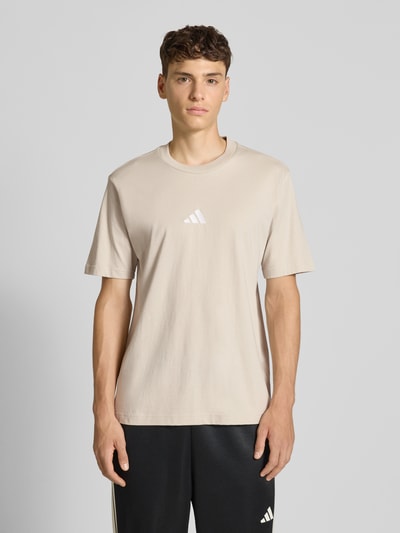 adidas Sportswear T-Shirt mit Label-Stitching und Rundhalsausschnitt Sand 4