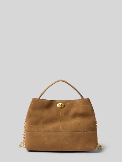 Produktfoto, Handtasche aus Leder Modell 'MONTE' von MANGO in Braun mit Steppnähten, goldfarbenem Verschluss und Kettenriemen, strukturierte Oberfläche, Maße 32x20x9 cm, Schulterriemen 110 cm.