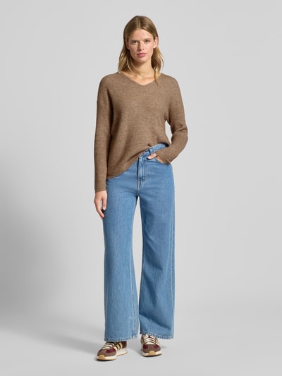 Only Regular Fit Strickpullover mit V-Ausschnitt Modell 'CAMILLA' Taupe Melange 1