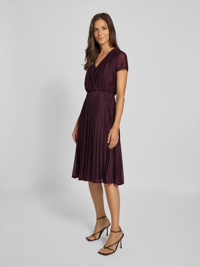 Vera Mont Sukienka koktajlowa z dekoltem w serek i plisami Bordowy 1